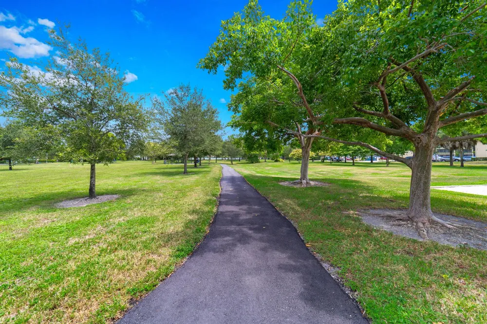 4477 NW 89th Way Coral Springs, FL 33065