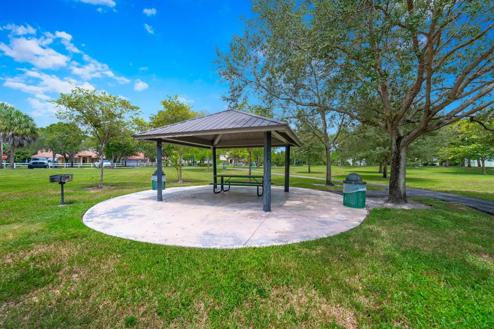 4477 NW 89th Way Coral Springs, FL 33065