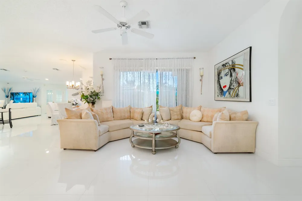 4477 NW 89th Way Coral Springs, FL 33065