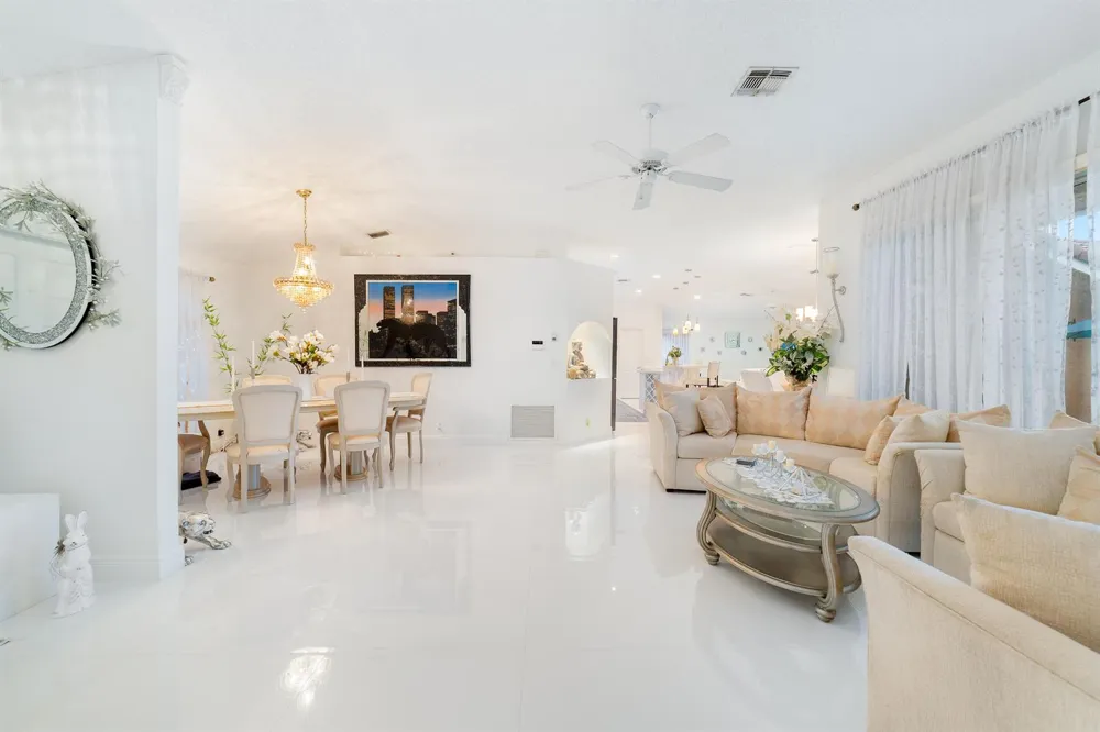 4477 NW 89th Way Coral Springs, FL 33065