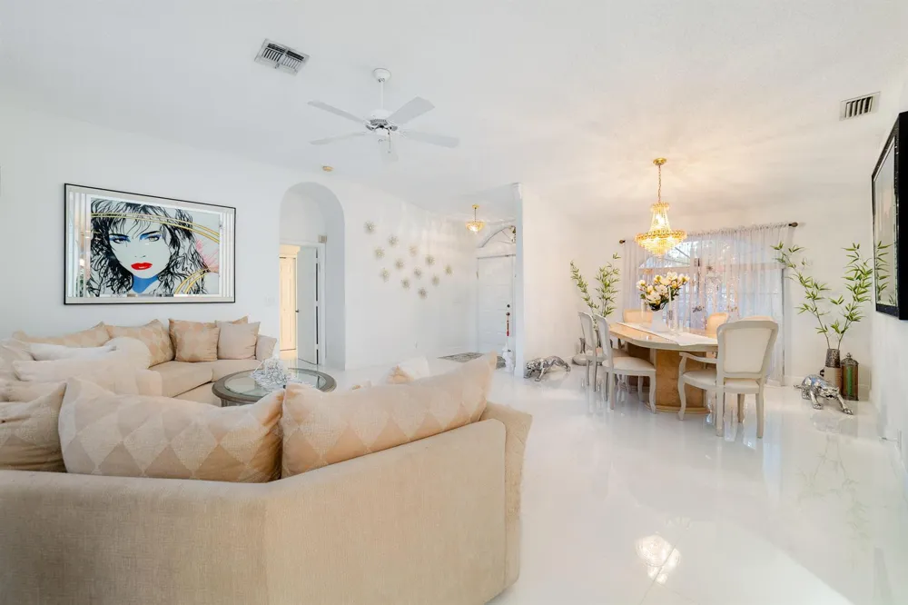 4477 NW 89th Way Coral Springs, FL 33065