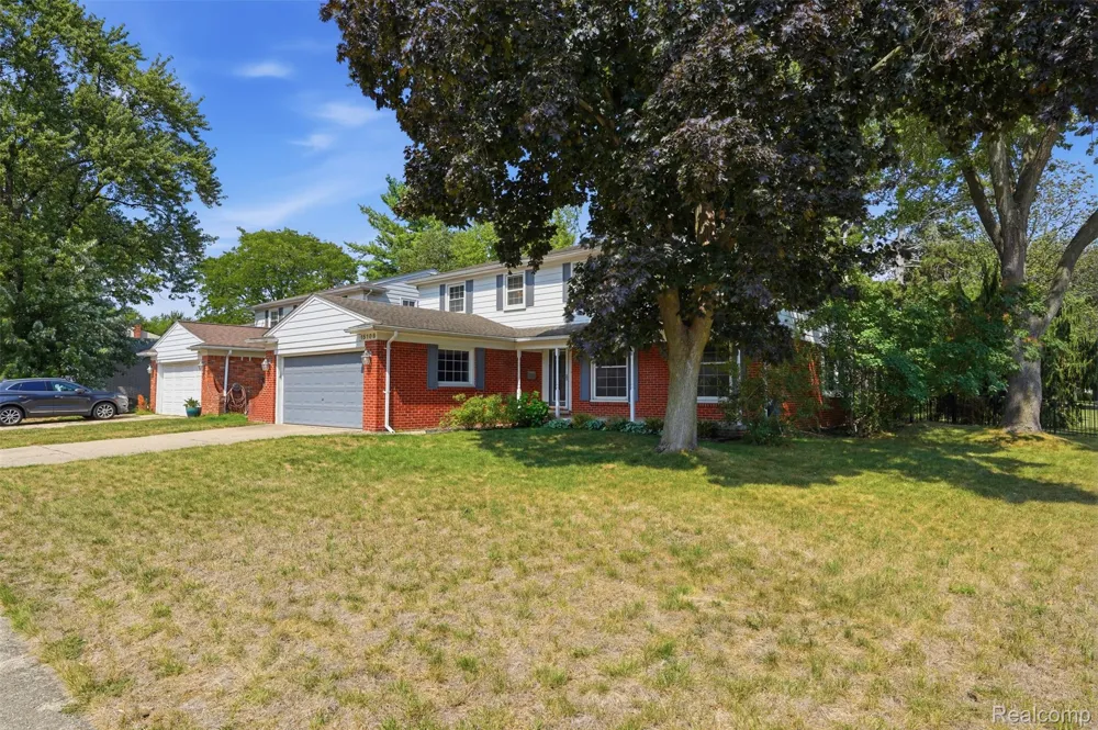 15108 Farmbrook Drive Plymouth Charter Township, MI 48170