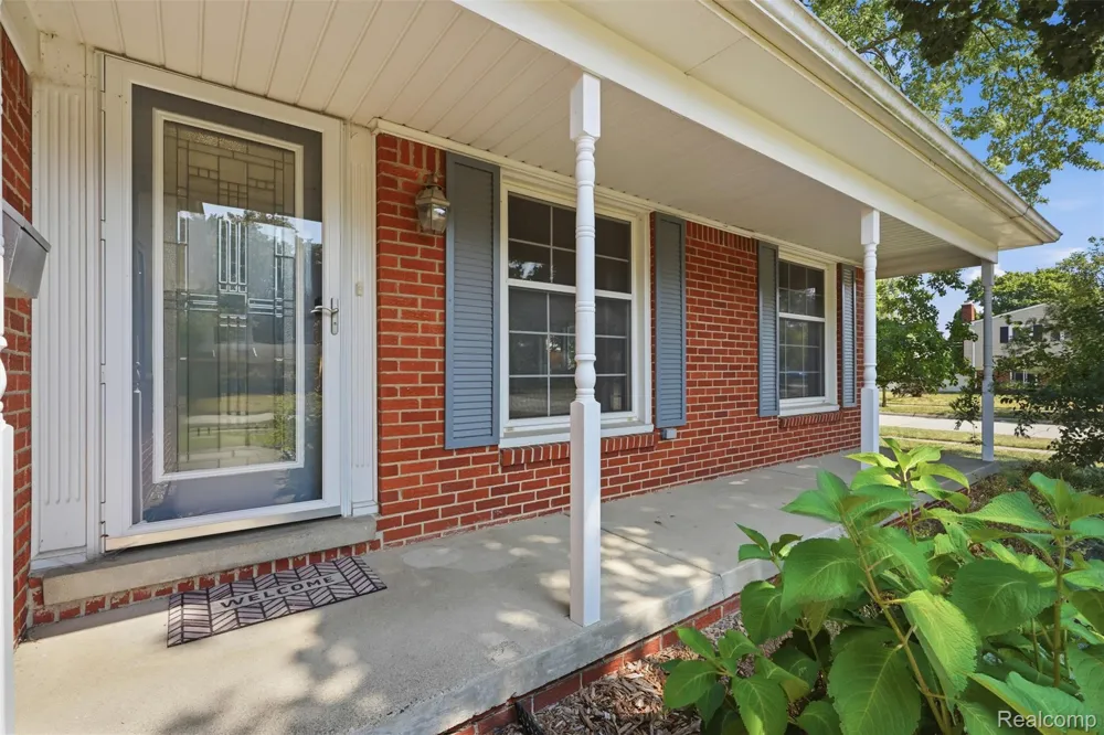 15108 Farmbrook Drive Plymouth Charter Township, MI 48170