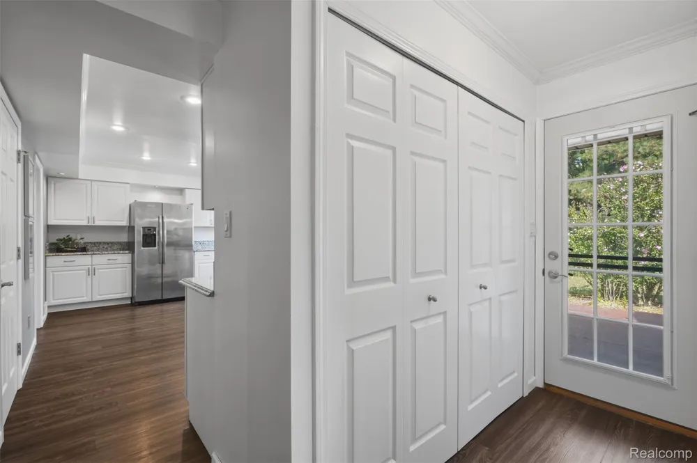 15108 Farmbrook Drive Plymouth Charter Township, MI 48170