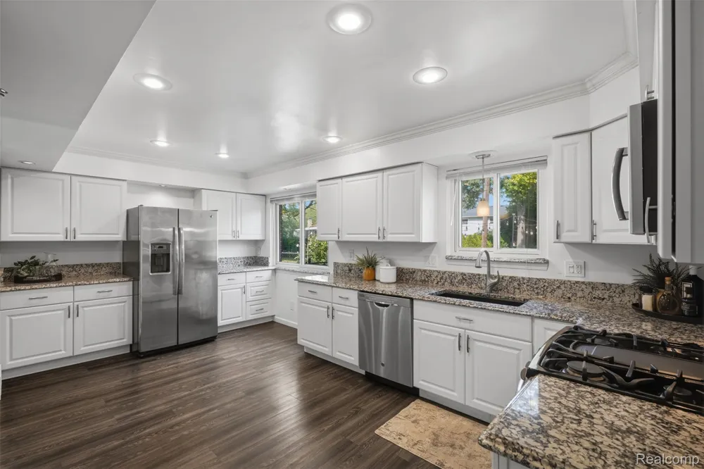 15108 Farmbrook Drive Plymouth Charter Township, MI 48170