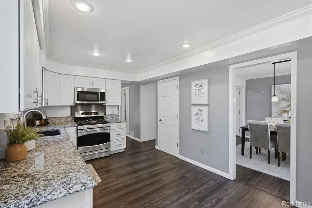 15108 Farmbrook Drive Plymouth Charter Township, MI 48170