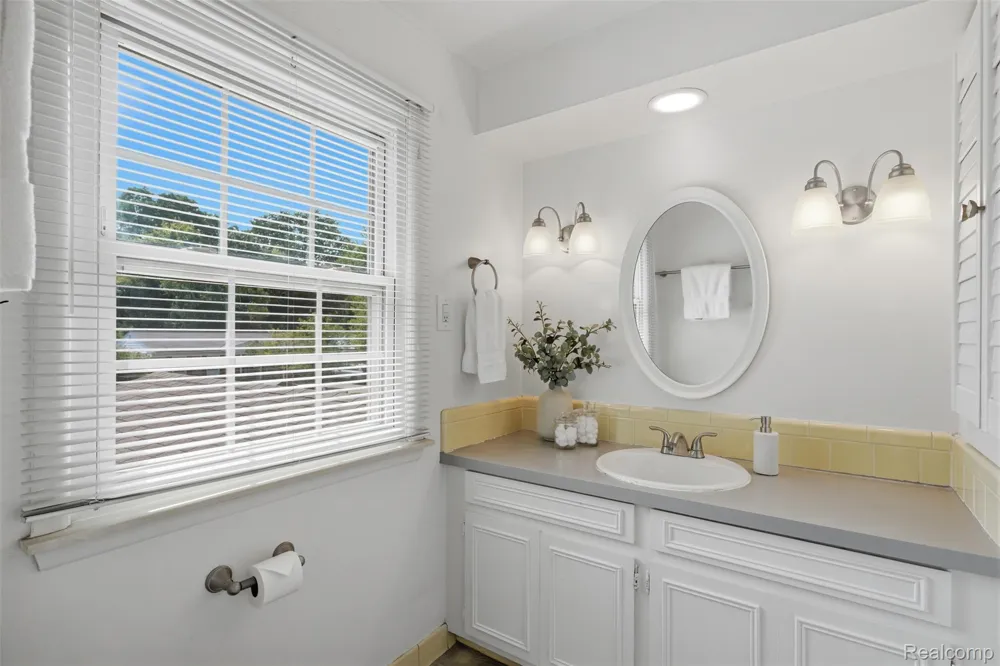 15108 Farmbrook Drive Plymouth Charter Township, MI 48170