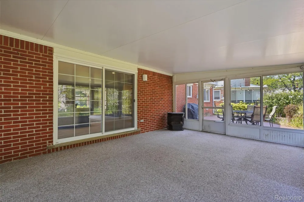 15108 Farmbrook Drive Plymouth Charter Township, MI 48170