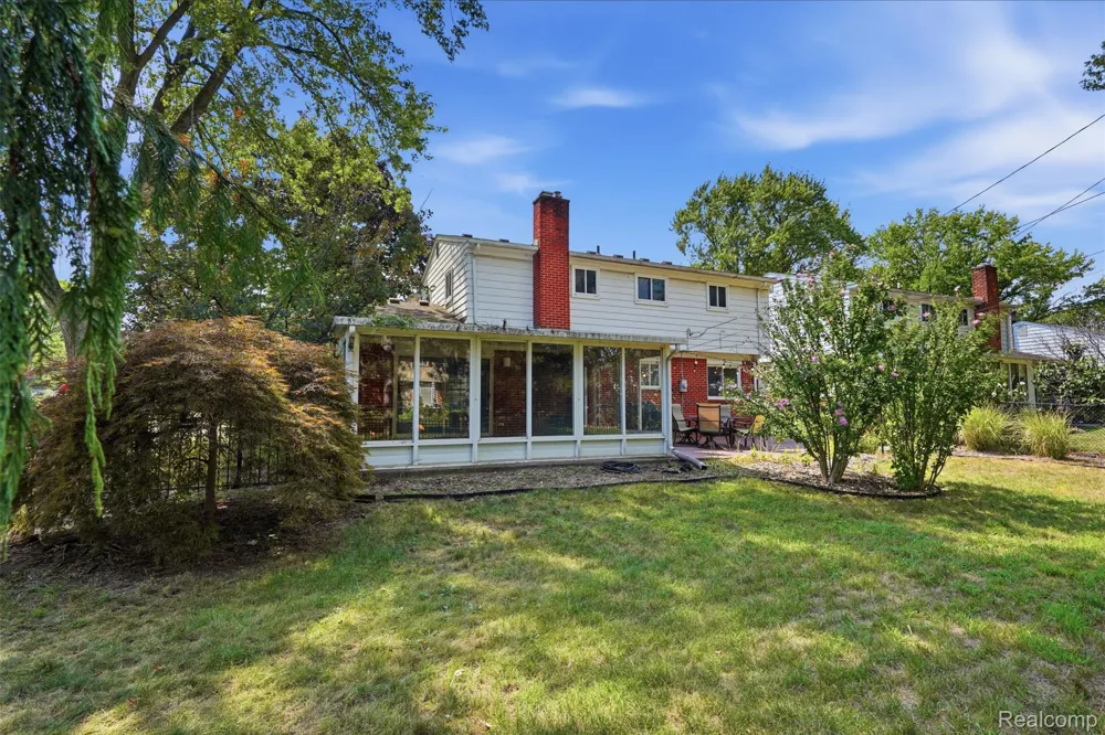 15108 Farmbrook Drive Plymouth Charter Township, MI 48170
