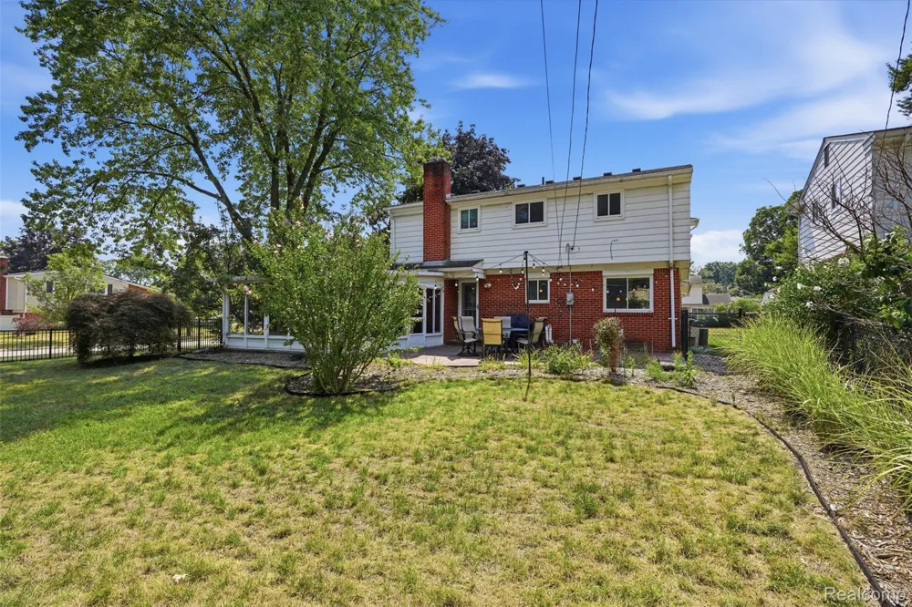 15108 Farmbrook Drive Plymouth Charter Township, MI 48170