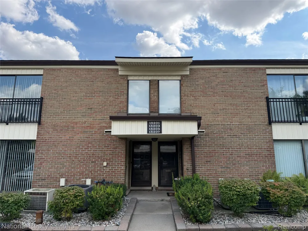 18207 University Park Drive Livonia City, MI 48152