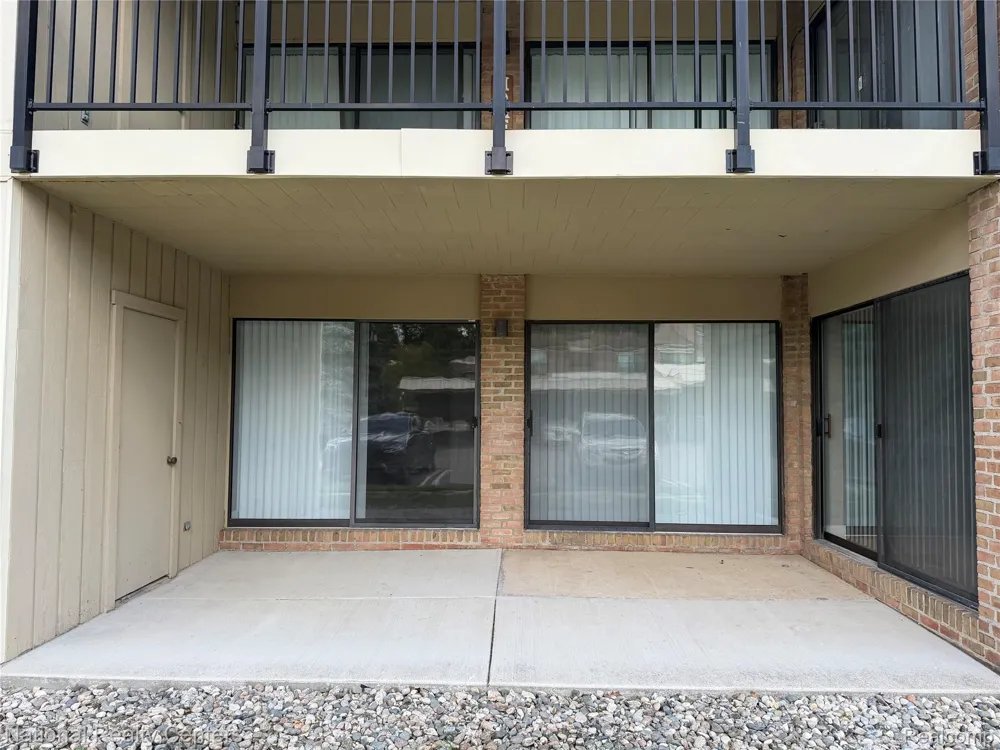 18207 University Park Drive Livonia City, MI 48152