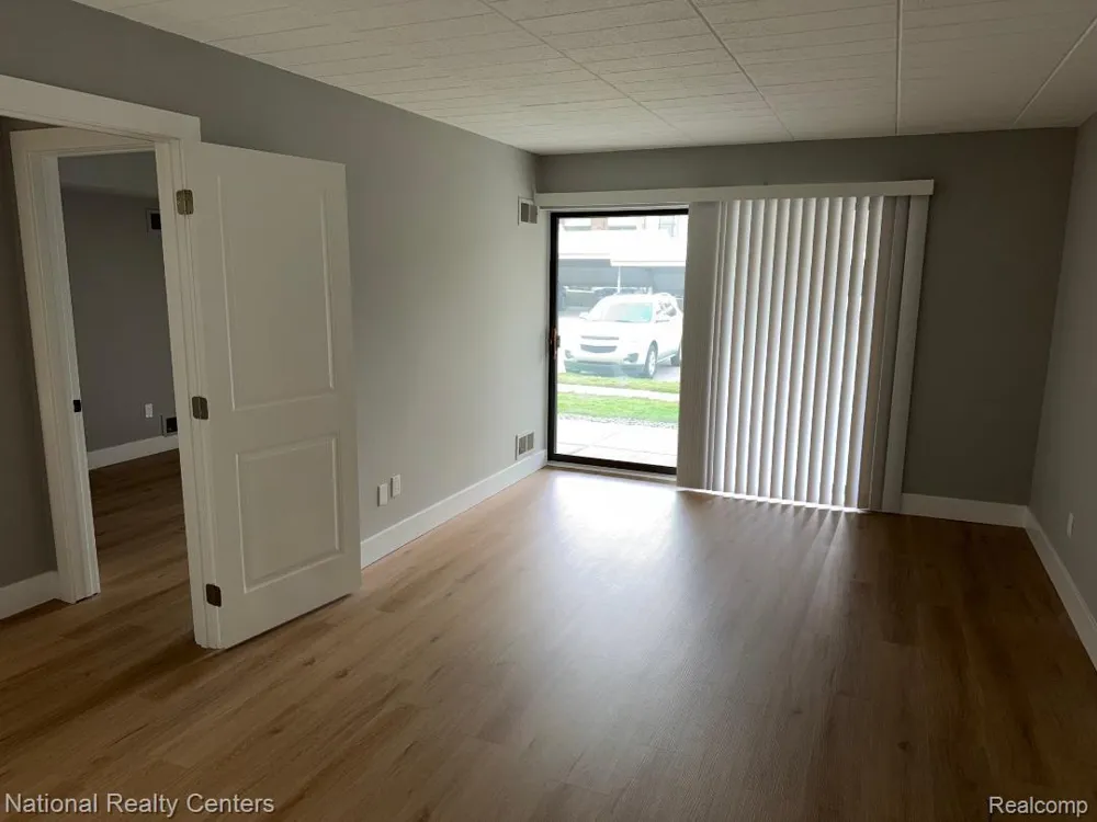 18207 University Park Drive Livonia City, MI 48152