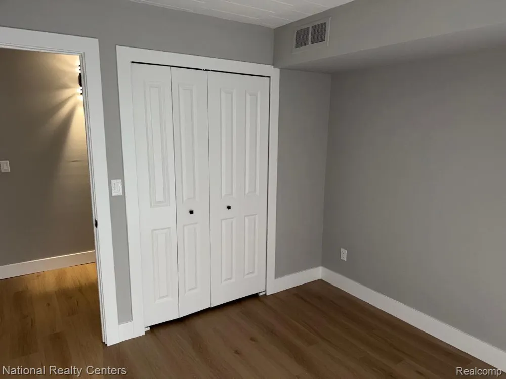 18207 University Park Drive Livonia City, MI 48152