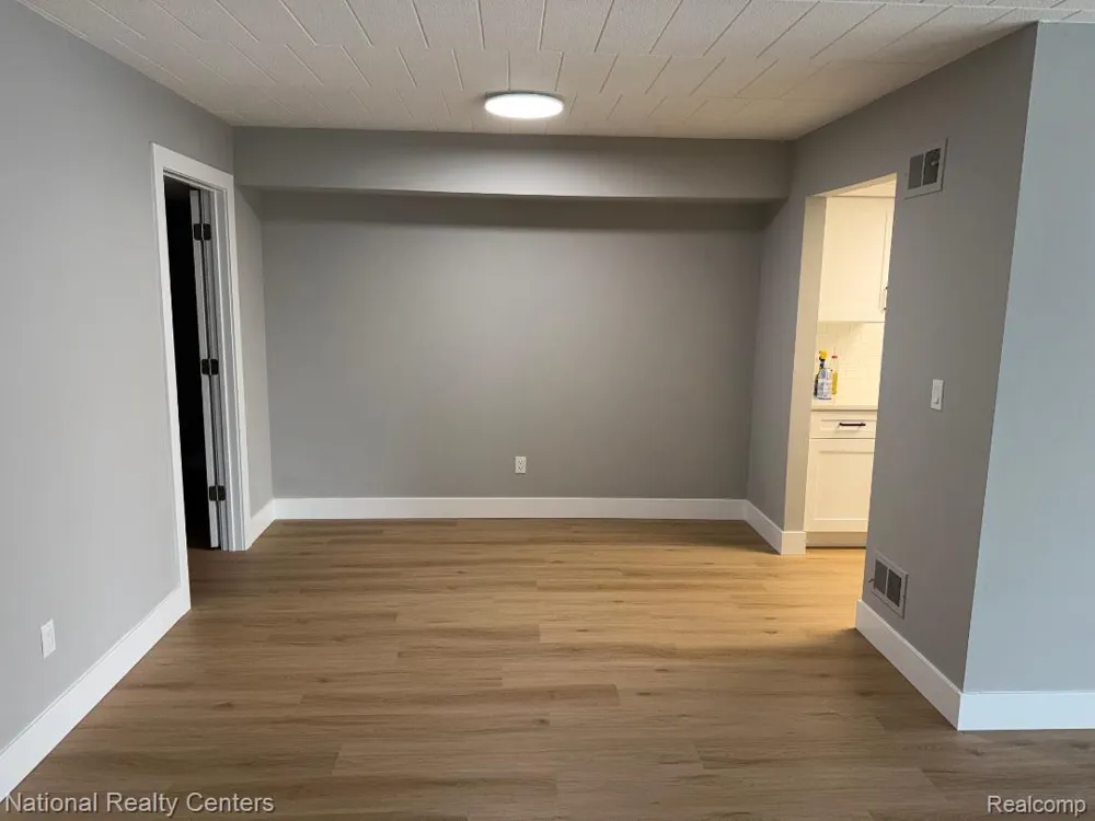 18207 University Park Drive Livonia City, MI 48152