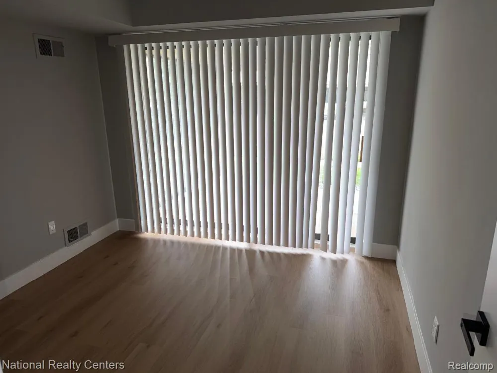 18207 University Park Drive Livonia City, MI 48152