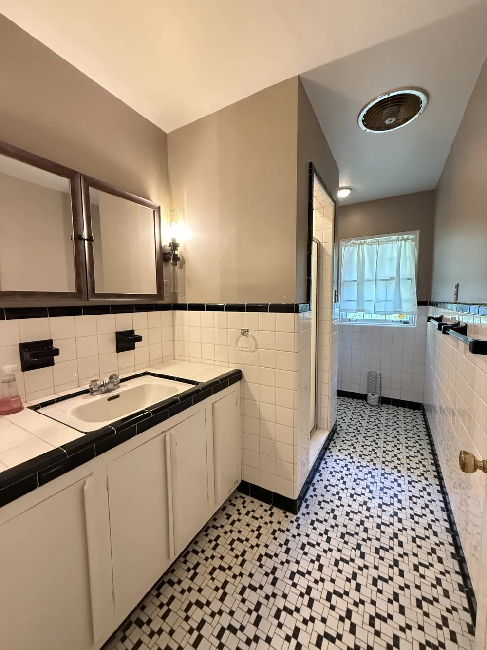 452 Walnut St Jackson, TN 38301