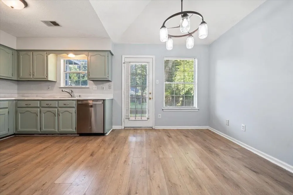 4569 COLUMBIA WOODS LN Millington, TN 38053