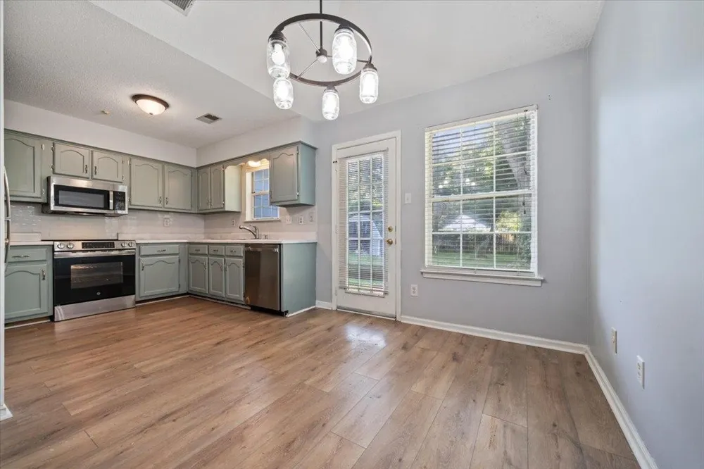 4569 COLUMBIA WOODS LN Millington, TN 38053