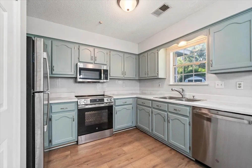 4569 COLUMBIA WOODS LN Millington, TN 38053