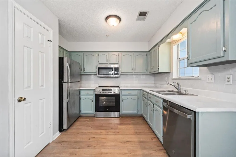4569 COLUMBIA WOODS LN Millington, TN 38053