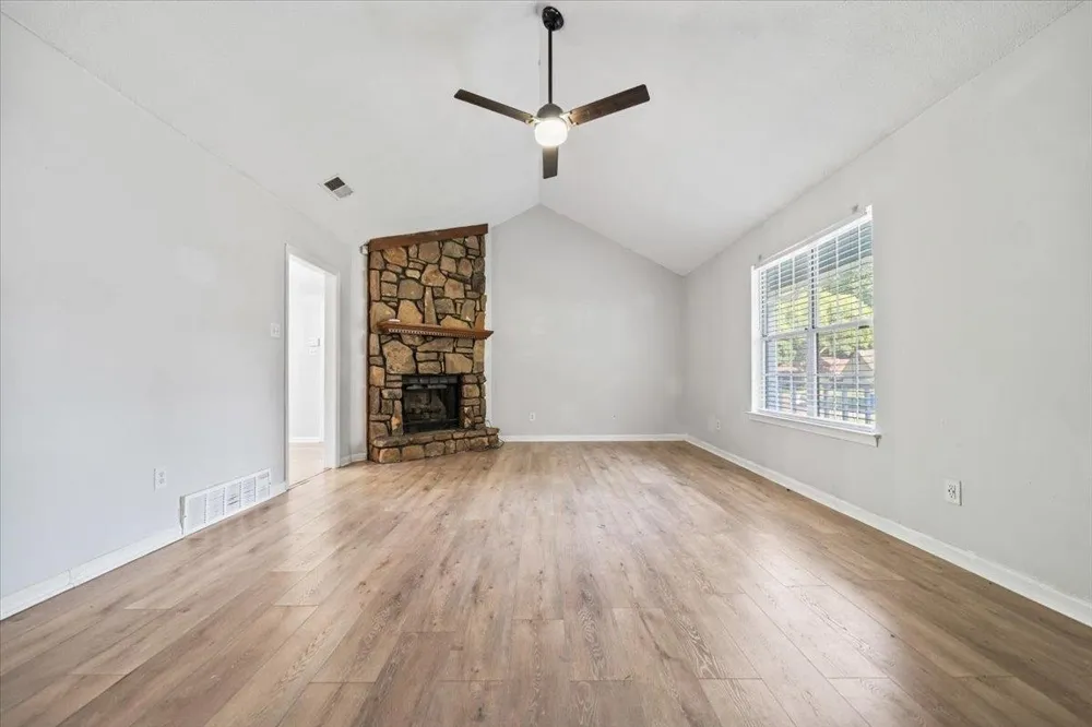 4569 COLUMBIA WOODS LN Millington, TN 38053