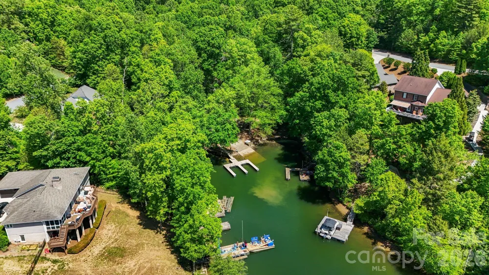 1116 Players Ridge Road Hickory, NC 28601