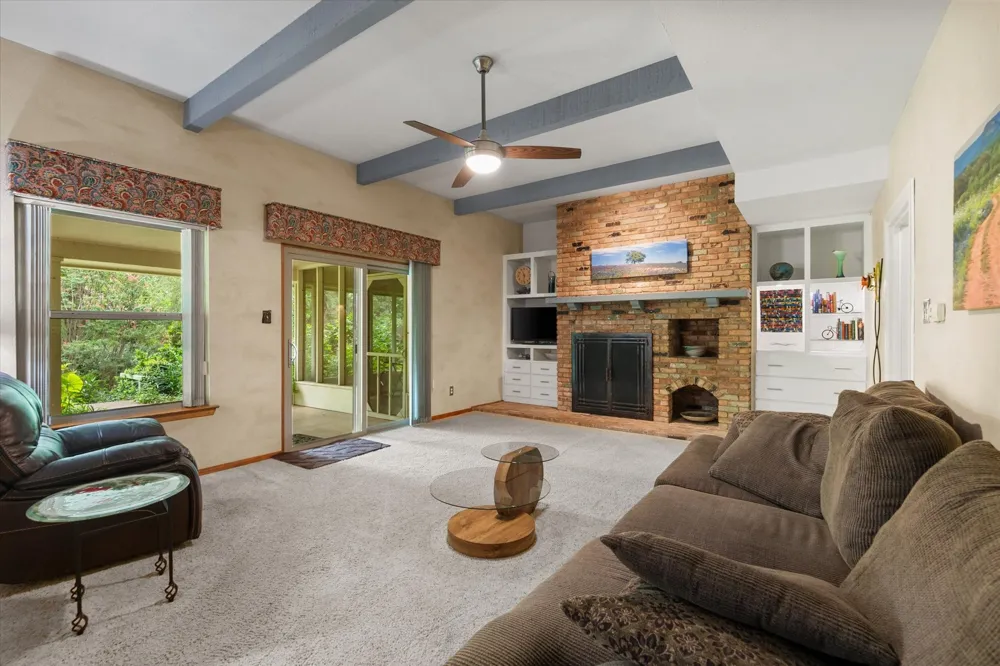 623 Bowen Road Arlington, TX 76012