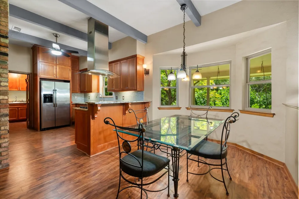 623 Bowen Road Arlington, TX 76012