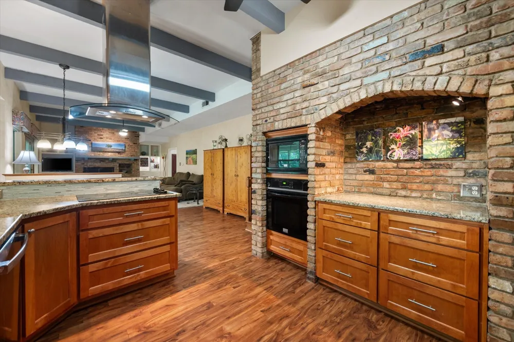 623 Bowen Road Arlington, TX 76012