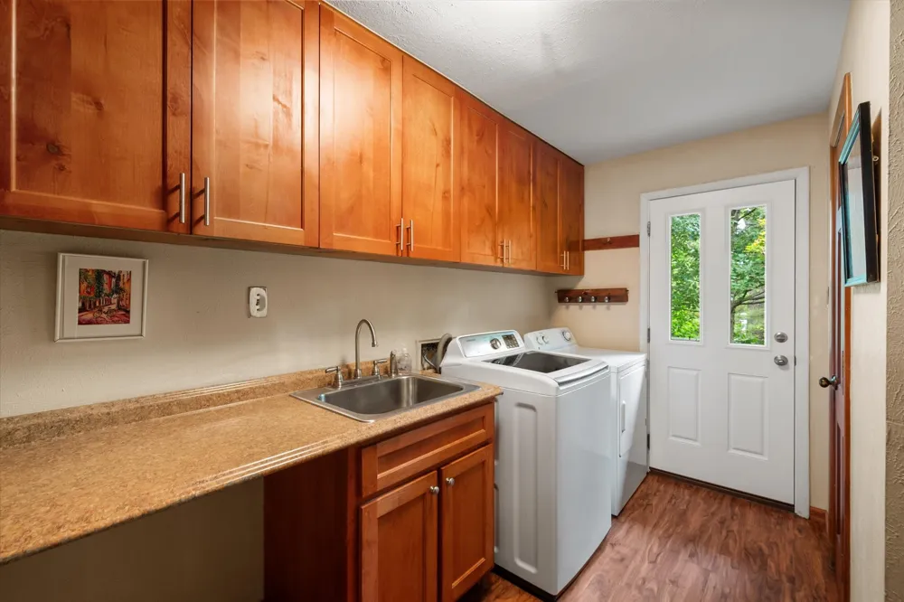 623 Bowen Road Arlington, TX 76012