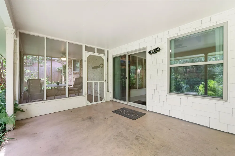 623 Bowen Road Arlington, TX 76012