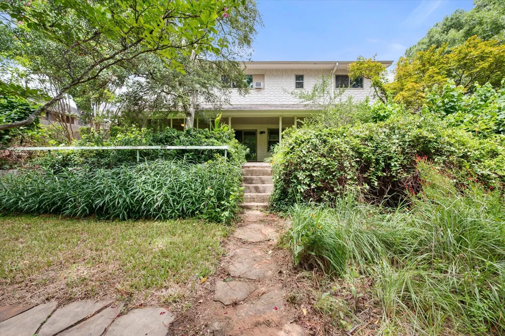 623 Bowen Road Arlington, TX 76012