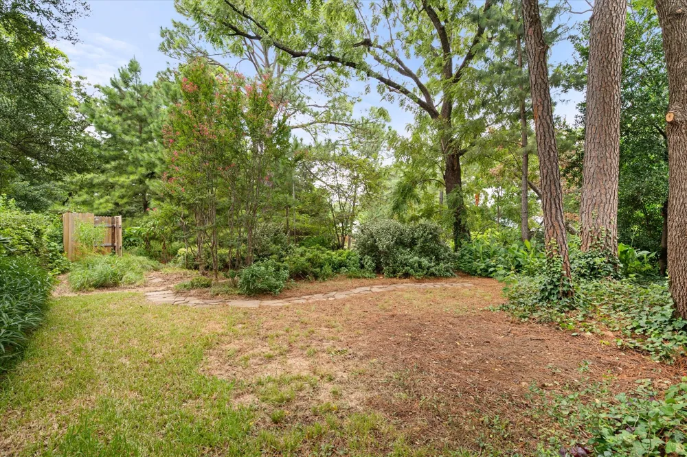 623 Bowen Road Arlington, TX 76012