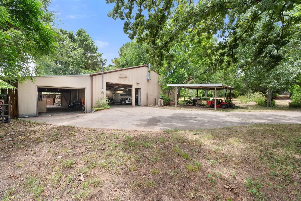 623 Bowen Road Arlington, TX 76012