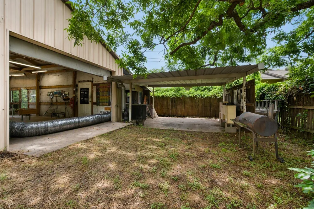 623 Bowen Road Arlington, TX 76012