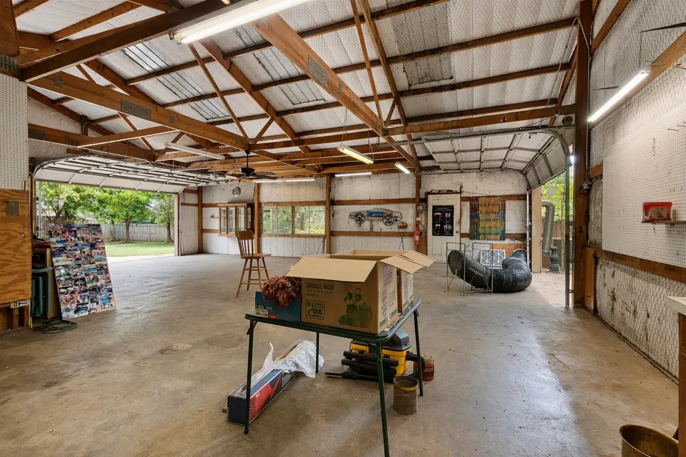 623 Bowen Road Arlington, TX 76012