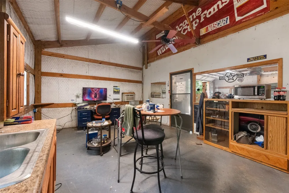 623 Bowen Road Arlington, TX 76012