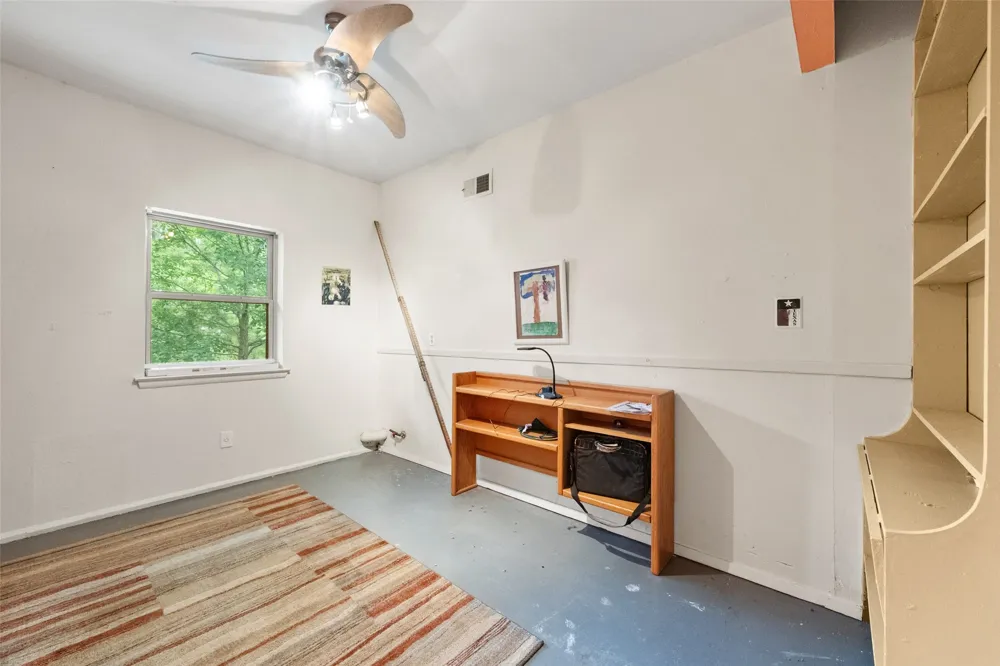 623 Bowen Road Arlington, TX 76012