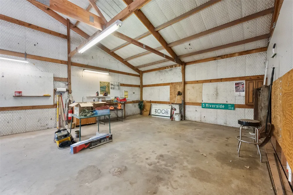 623 Bowen Road Arlington, TX 76012