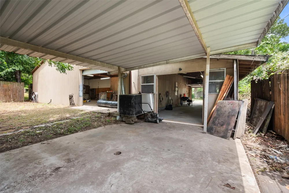 623 Bowen Road Arlington, TX 76012
