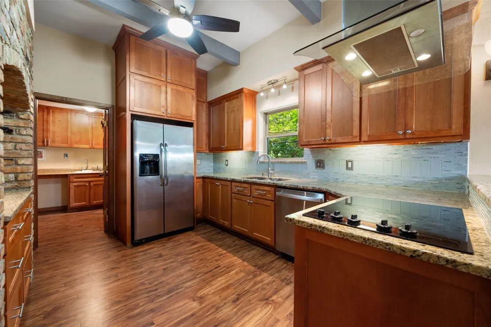 623 Bowen Road Arlington, TX 76012