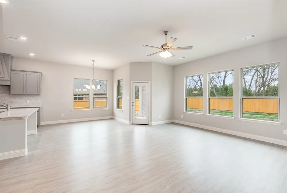 1019 Ella Drive DeSoto, TX 75115
