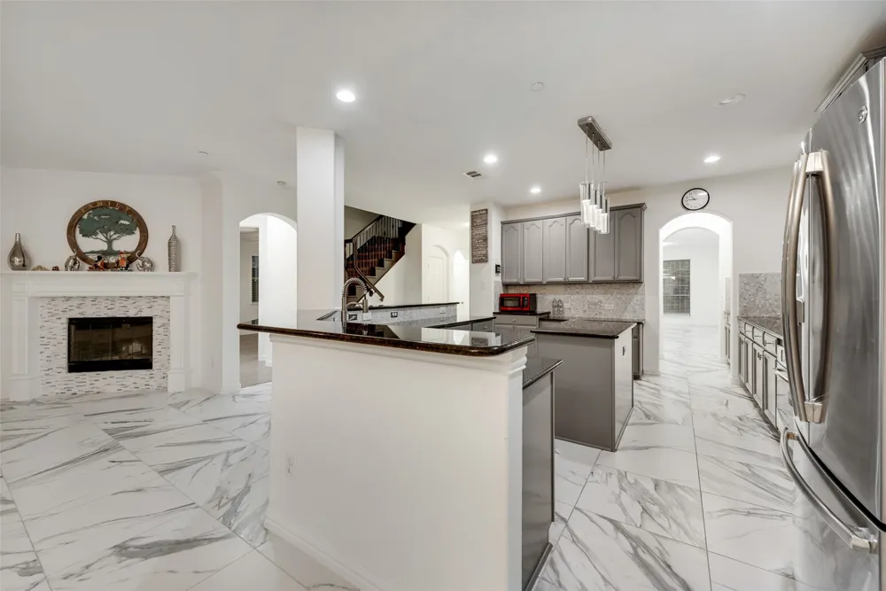 305 Blythe Bridge Drive Roanoke, TX 76262