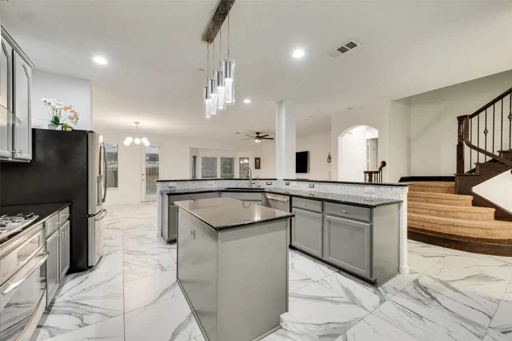 305 Blythe Bridge Drive Roanoke, TX 76262