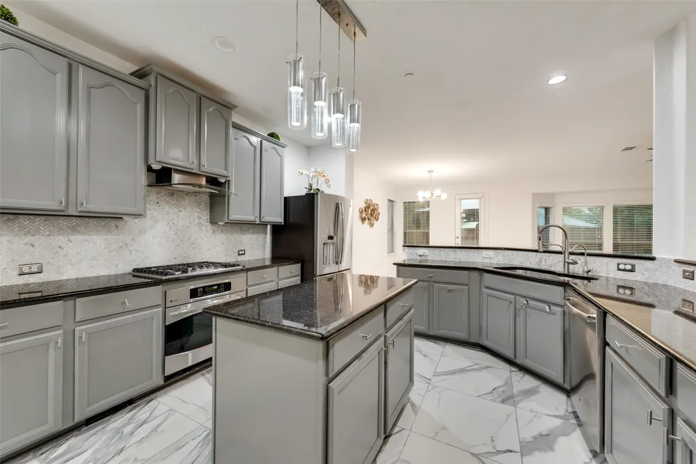 305 Blythe Bridge Drive Roanoke, TX 76262