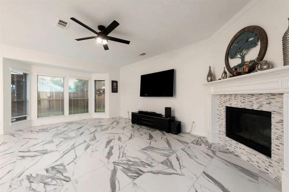 305 Blythe Bridge Drive Roanoke, TX 76262