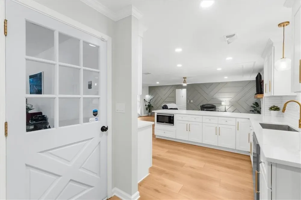 330 Monivea Lane Roswell, GA 30075