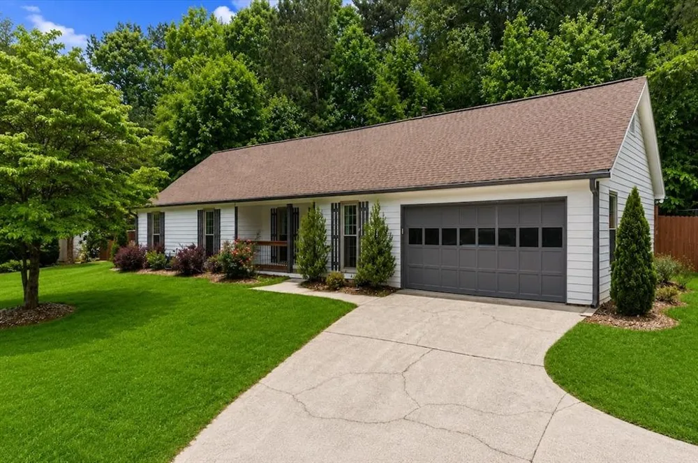 330 Monivea Lane Roswell, GA 30075