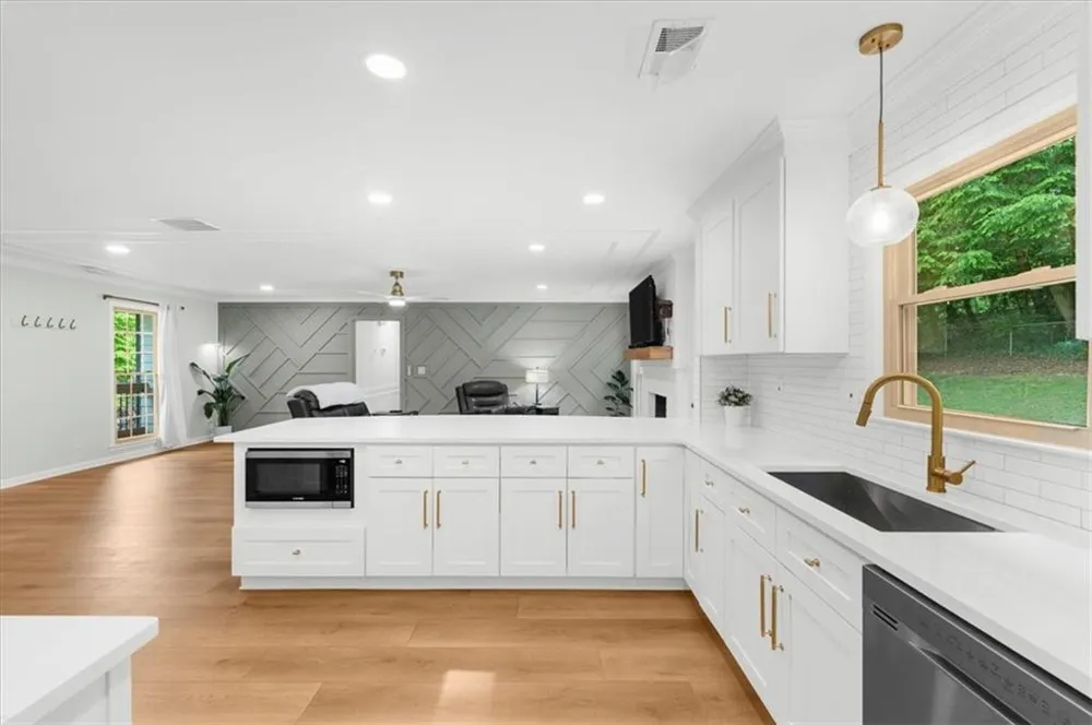 330 Monivea Lane Roswell, GA 30075